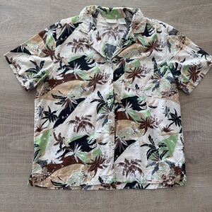 Erika Women’s Hawaiian button up shirt with palm tree & pineapple design. Size M